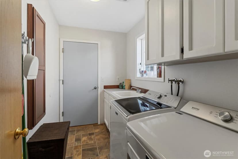 Property photo for 812 S Pine Court, Lynden photo 20