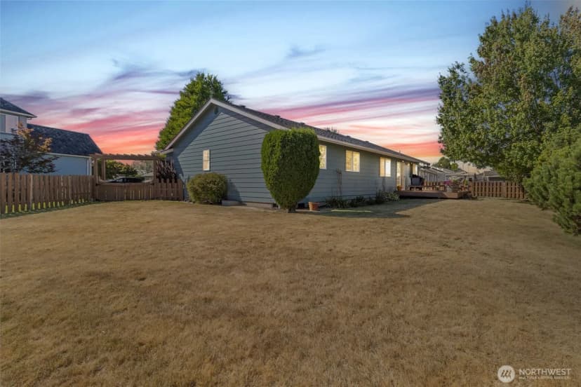Property photo for 812 S Pine Court, Lynden photo 38