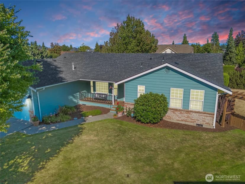 Property photo for 812 S Pine Court, Lynden