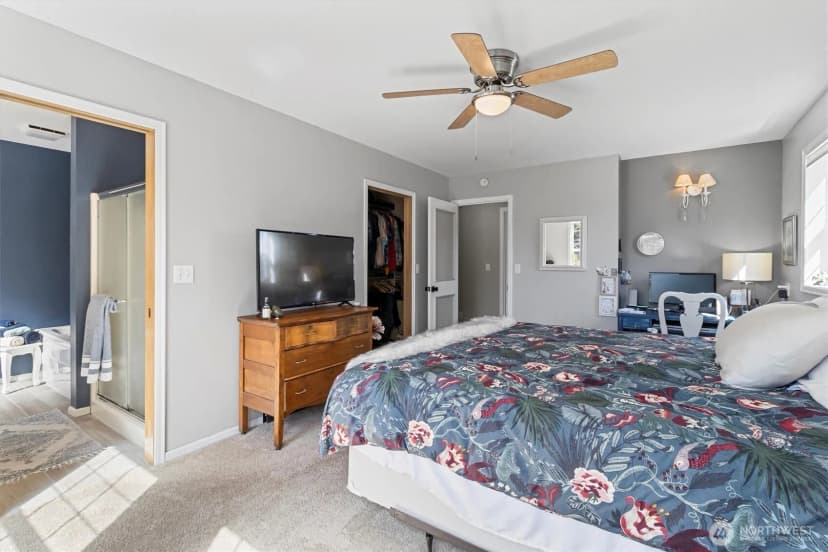 Property photo for 812 S Pine Court, Lynden photo 15
