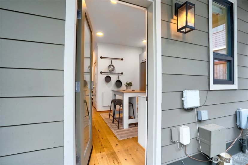 Property photo for 618 N 49th Street, Seattle photo 14