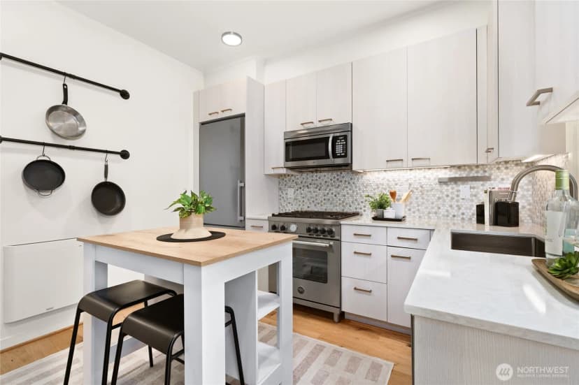 Property photo for 618 N 49th Street, Seattle photo 9