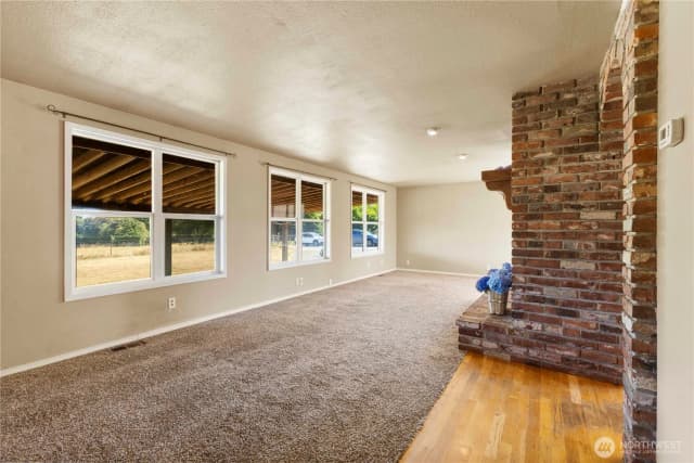 Property photo for 42727 208th Avenue Se, Enumclaw photo 3