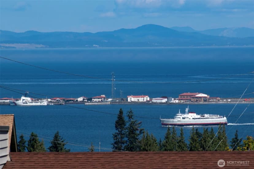 Property photo for 1822 E Lauridsen Boulevard, Port Angeles photo 8