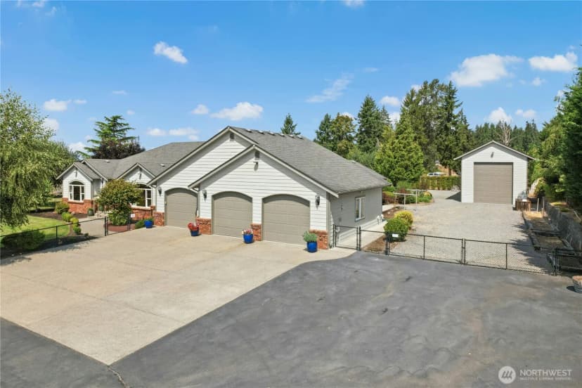 Property photo for 400 Cessna Court E, Eatonville photo 2
