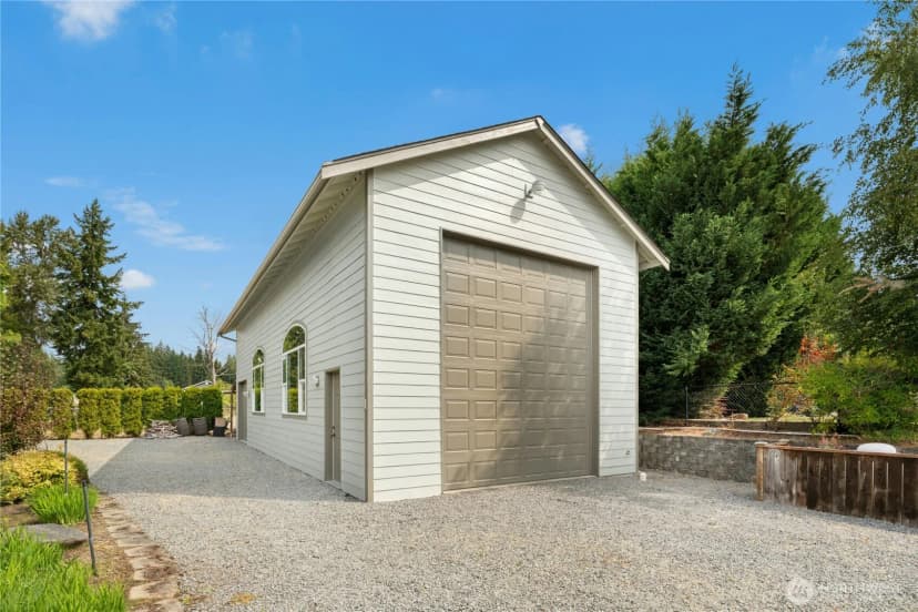 Property photo for 400 Cessna Court E, Eatonville photo 31
