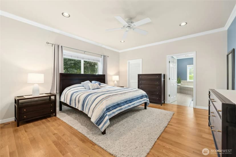 Property photo for 400 Cessna Court E, Eatonville photo 18