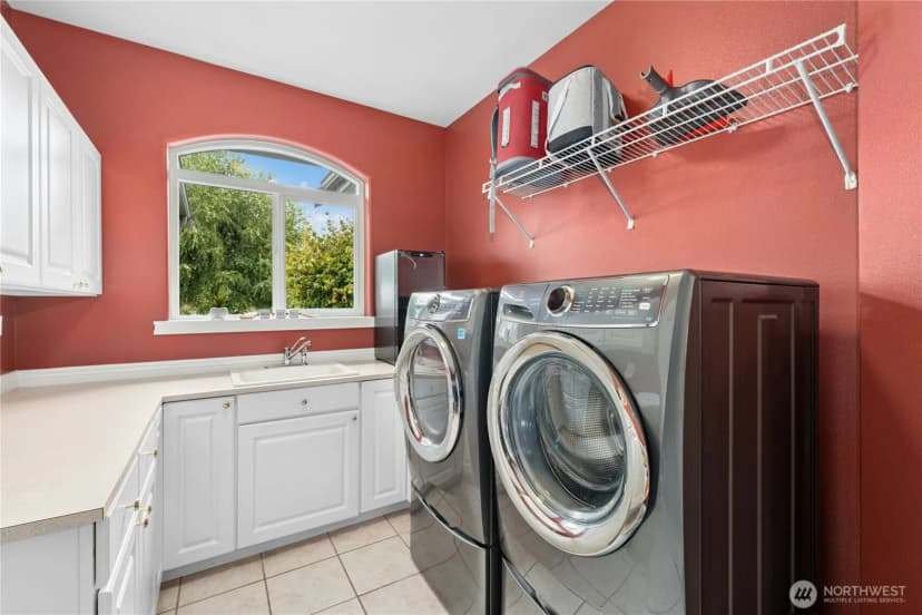 Property photo for 400 Cessna Court E, Eatonville photo 28