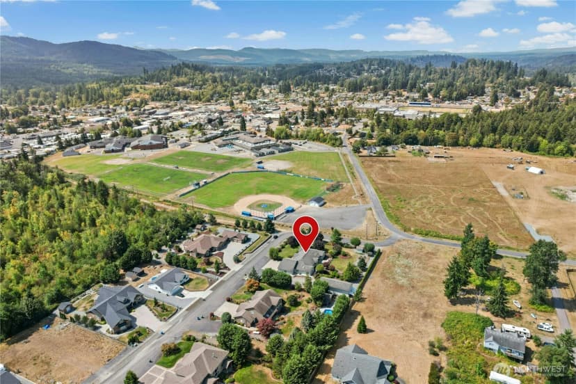 Property photo for 400 Cessna Court E, Eatonville photo 38