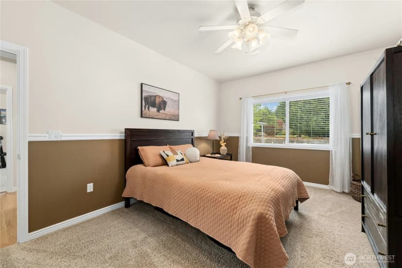 Property photo for 400 Cessna Court E, Eatonville photo 25