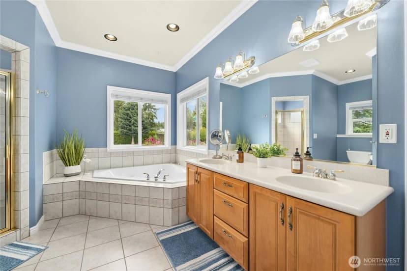 Property photo for 400 Cessna Court E, Eatonville photo 20