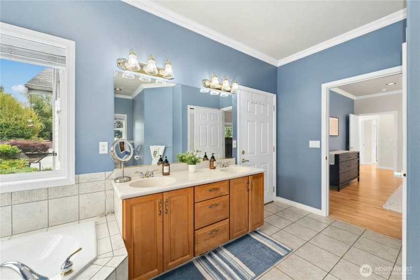 Property photo for 400 Cessna Court E, Eatonville photo 21