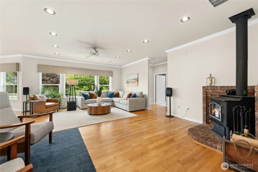 Property photo for 400 Cessna Court E, Eatonville photo 16