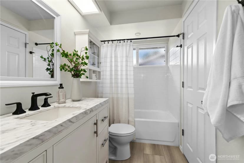 Property photo for 14241 112th Avenue Ne, Kirkland photo 17