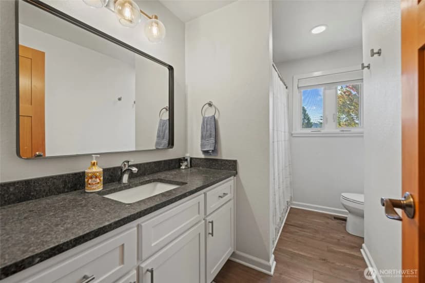 Property photo for 1421 24th Street, Anacortes photo 20