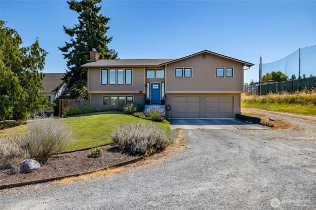 Property photo for 1421 24th Street, Anacortes photo 2