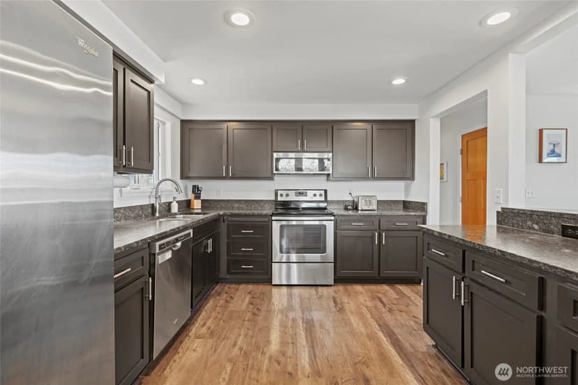 Property photo for 1421 24th Street, Anacortes photo 15