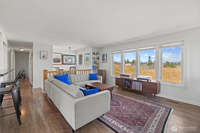 Property photo for 1421 24th Street, Anacortes photo 5