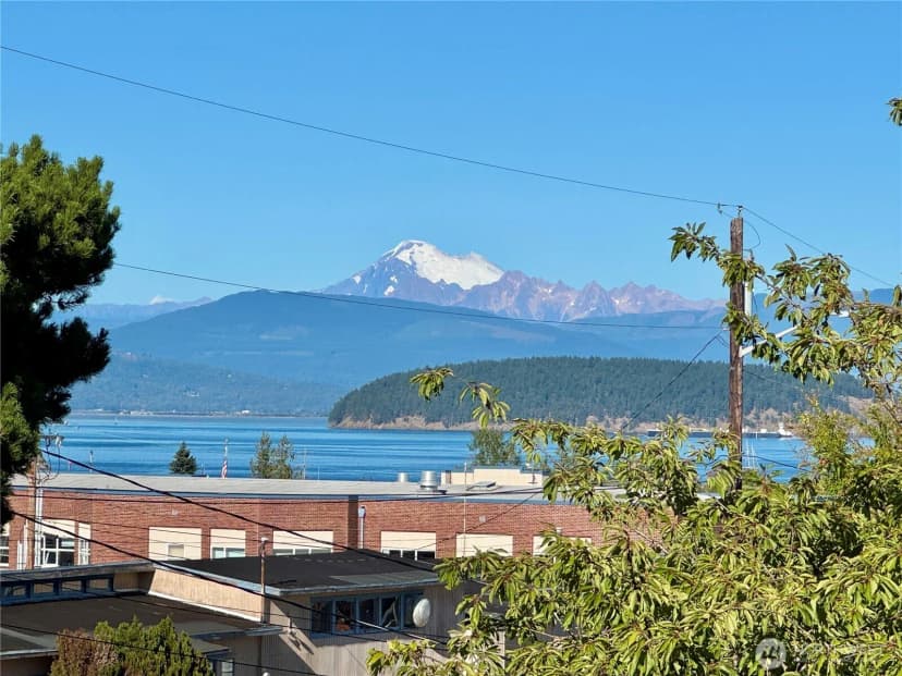 Property photo for 1421 24th Street, Anacortes photo 12