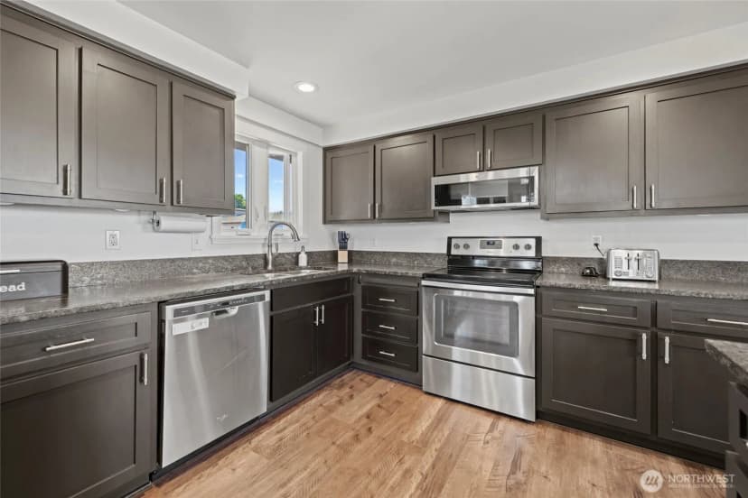 Property photo for 1421 24th Street, Anacortes photo 18