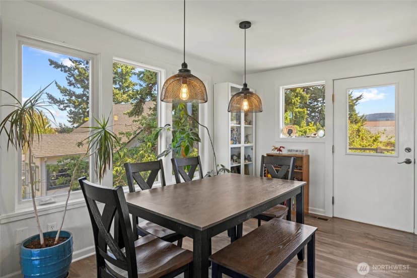 Property photo for 1421 24th Street, Anacortes photo 9