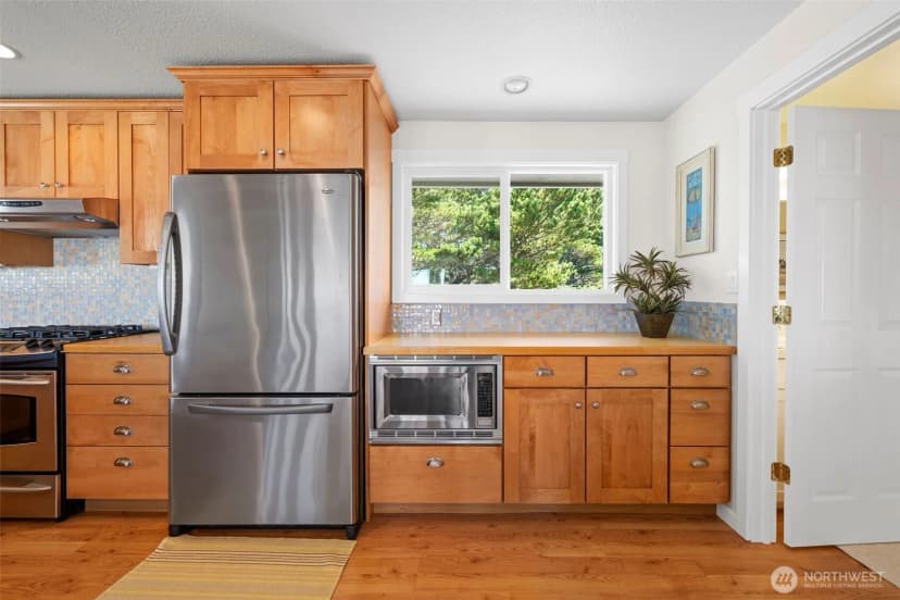 Property photo for 19410 K Place, Long Beach photo 9