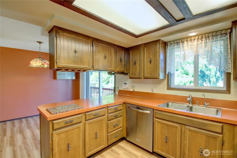 Property photo for 101 Rainbow Drive, Burlington photo 8