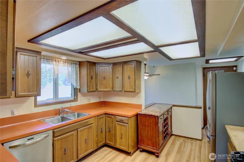 Property photo for 101 Rainbow Drive, Burlington photo 7