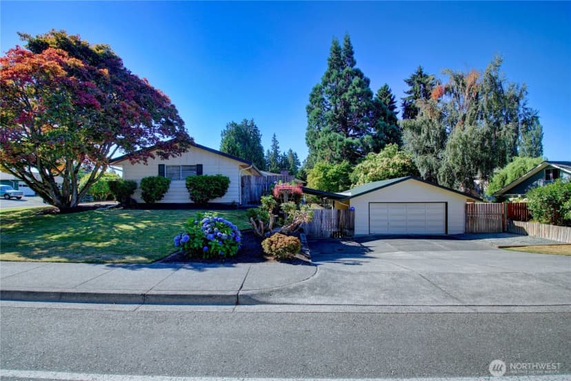 Property photo for 101 Rainbow Drive, Burlington photo 2