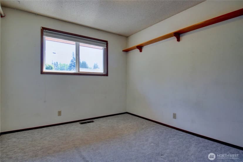 Property photo for 101 Rainbow Drive, Burlington photo 15