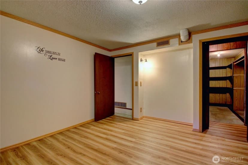 Property photo for 101 Rainbow Drive, Burlington photo 27