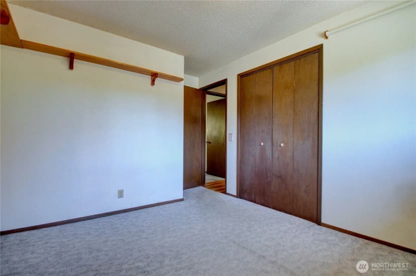 Property photo for 101 Rainbow Drive, Burlington photo 16