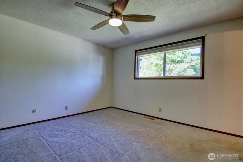 Property photo for 101 Rainbow Drive, Burlington photo 12