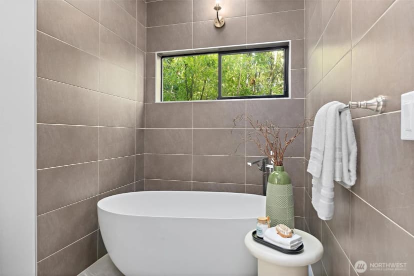 Property photo for 10058 Se 16th Street, Bellevue photo 19