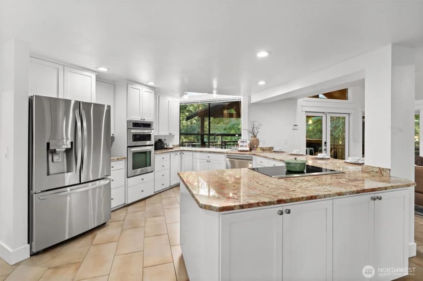 Property photo for 10058 Se 16th Street, Bellevue photo 10
