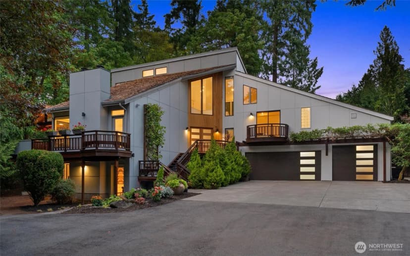 Property photo for 10058 Se 16th Street, Bellevue photo 2