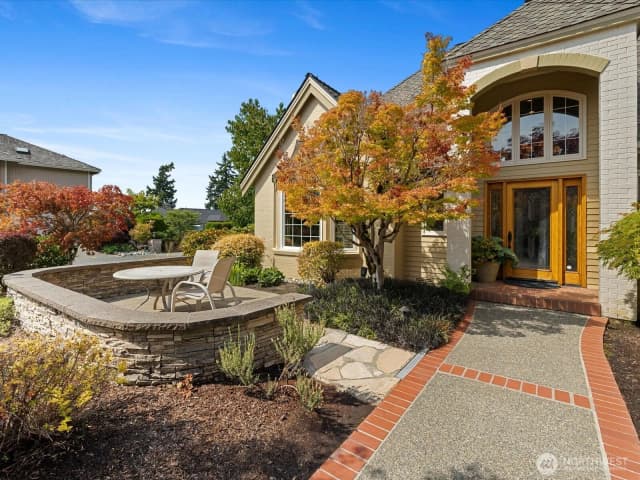 Property photo for 9804 Marine View Drive, Mukilteo photo 3