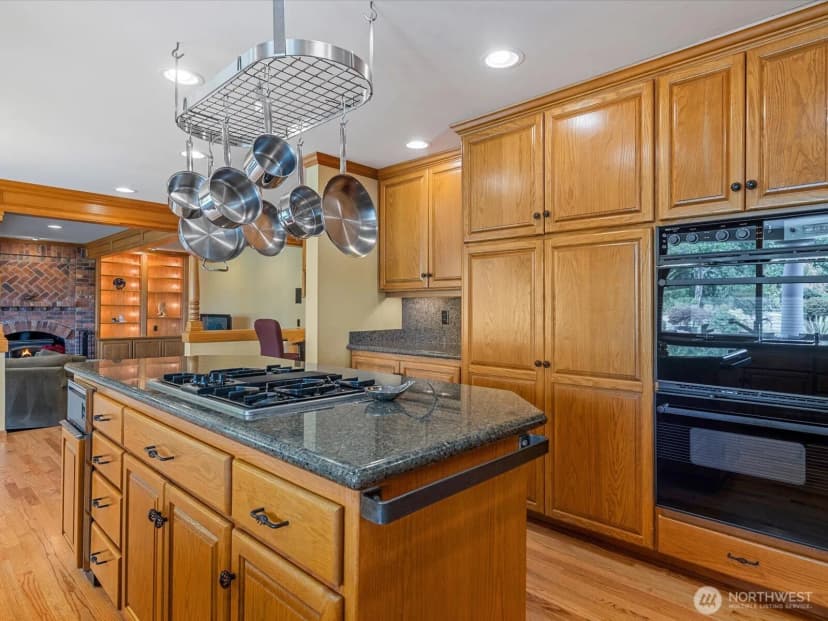 Property photo for 9804 Marine View Drive, Mukilteo photo 11