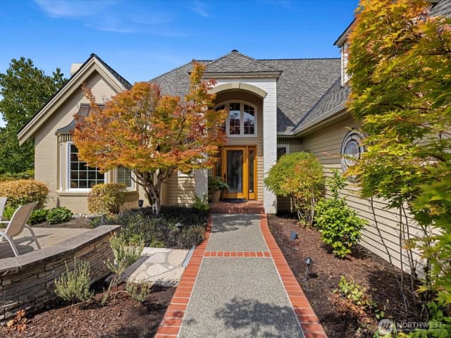 Property photo for 9804 Marine View Drive, Mukilteo photo 4