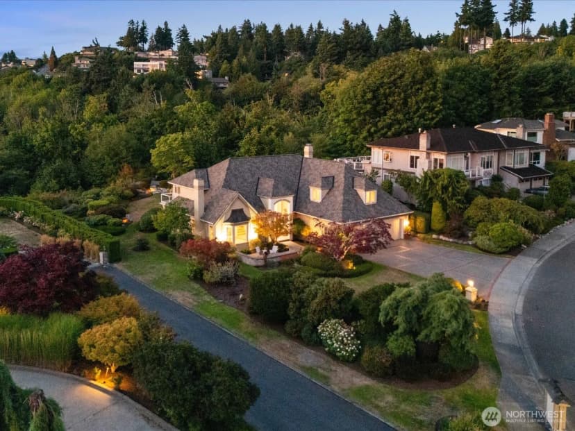 Property photo for 9804 Marine View Drive, Mukilteo photo 2