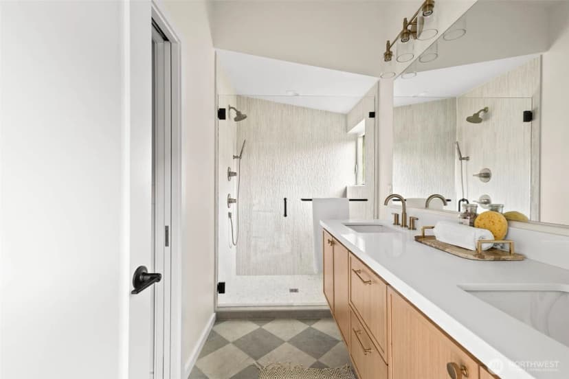Property photo for 5125 S Brandon Street, Seattle photo 3
