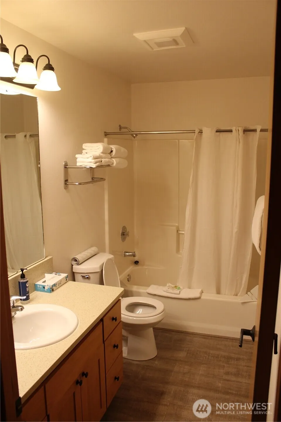 Property photo for 100 Lake Chelan Shores Dr. #17-4c, Chelan photo 12