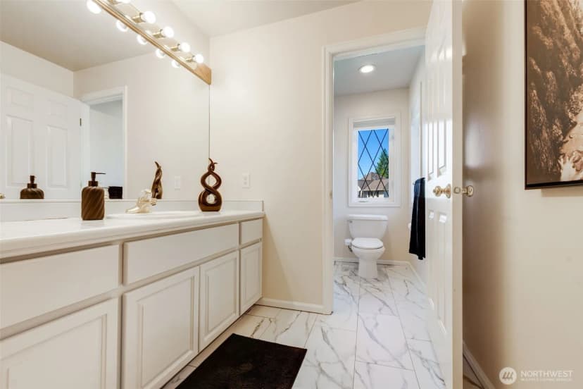 Property photo for 21427 Se 33rd Place, Sammamish photo 21