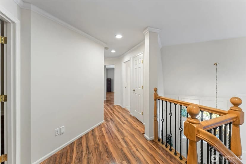 Property photo for 21427 Se 33rd Place, Sammamish photo 15