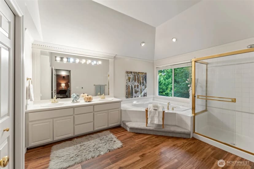 Property photo for 21427 Se 33rd Place, Sammamish photo 18