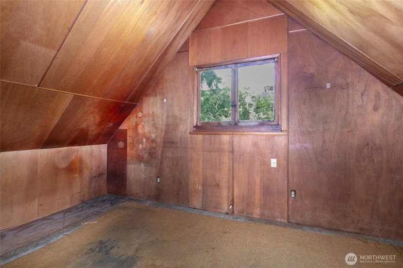 Property photo for 10523 Exeter Avenue Ne, Seattle photo 8