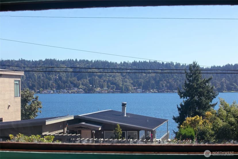Property photo for 10523 Exeter Avenue Ne, Seattle photo 31