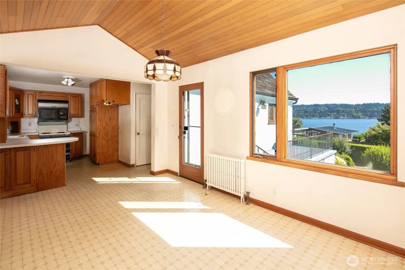 Property photo for 10523 Exeter Avenue Ne, Seattle photo 19