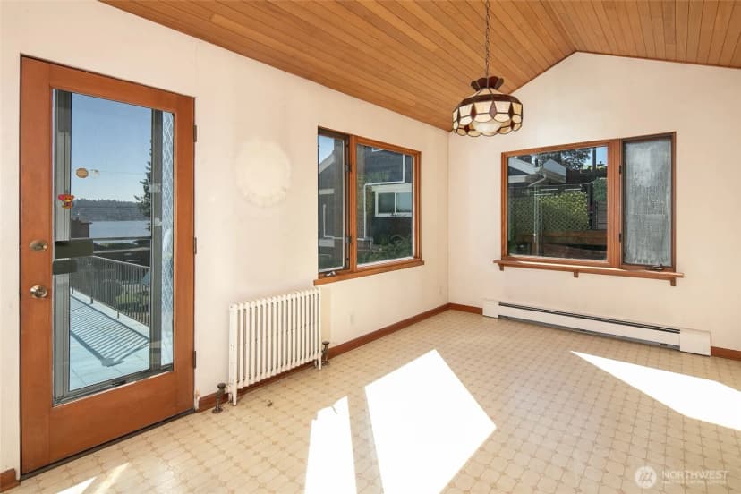 Property photo for 10523 Exeter Avenue Ne, Seattle photo 17