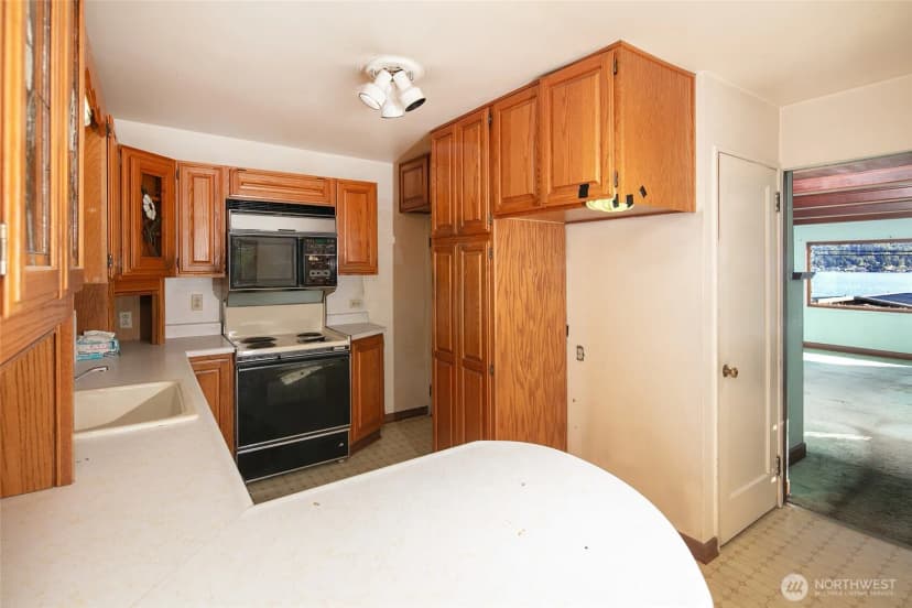 Property photo for 10523 Exeter Avenue Ne, Seattle photo 20